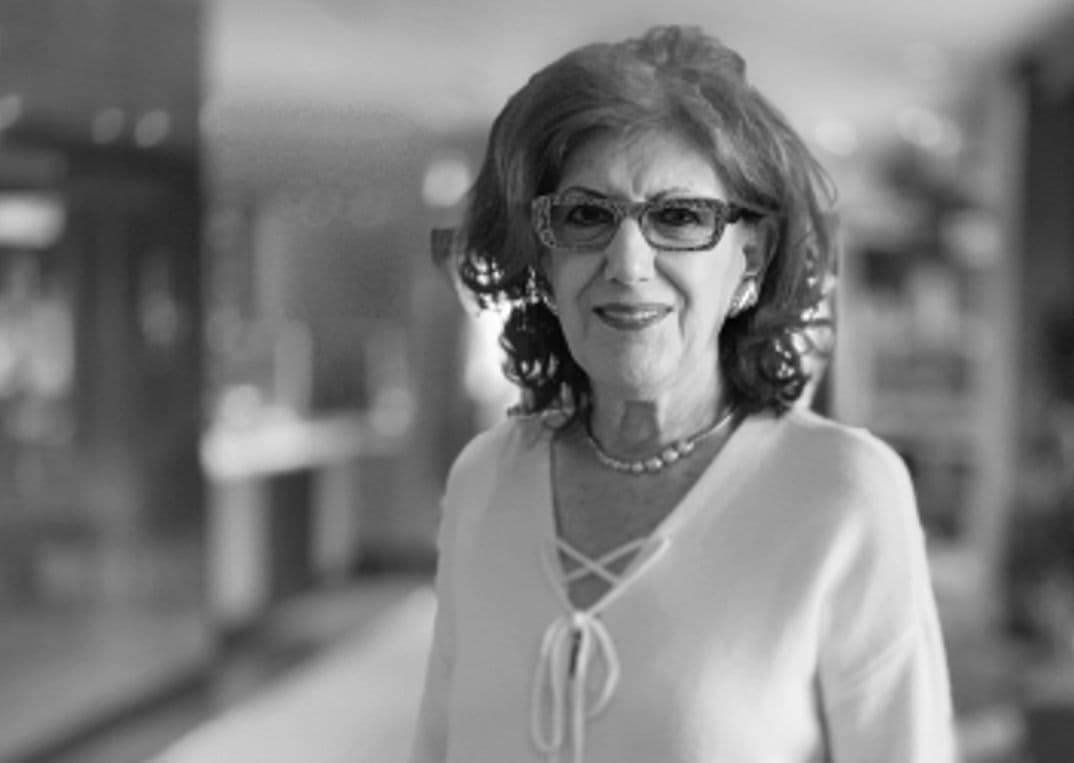 元スタンフォード大学教授　Dr. Joan McConnell